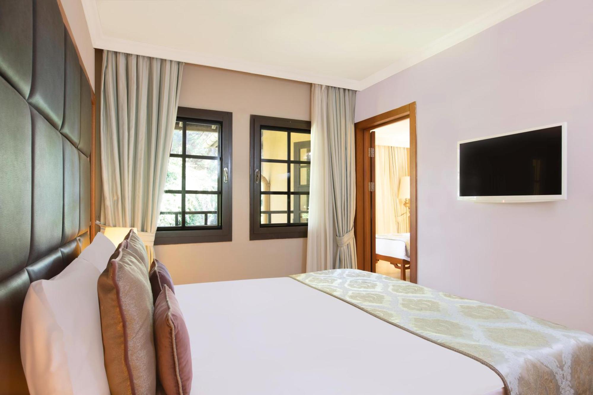 Nature Family Room,1558552969:JPEG